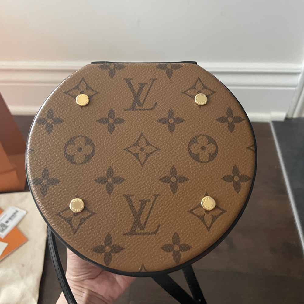 EMT 2050 100% Authentic Loius Vuitton Cannes Handbag - Picture 4 of 10